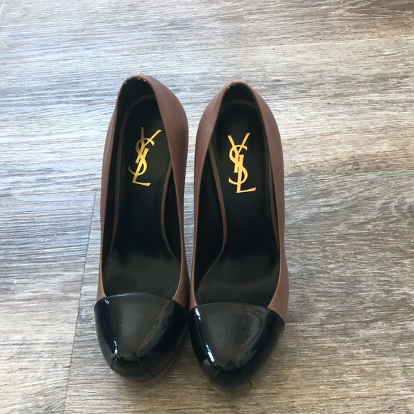 Yves Saint Laurent Neutral Leather Pumps - Picture 3 of 9